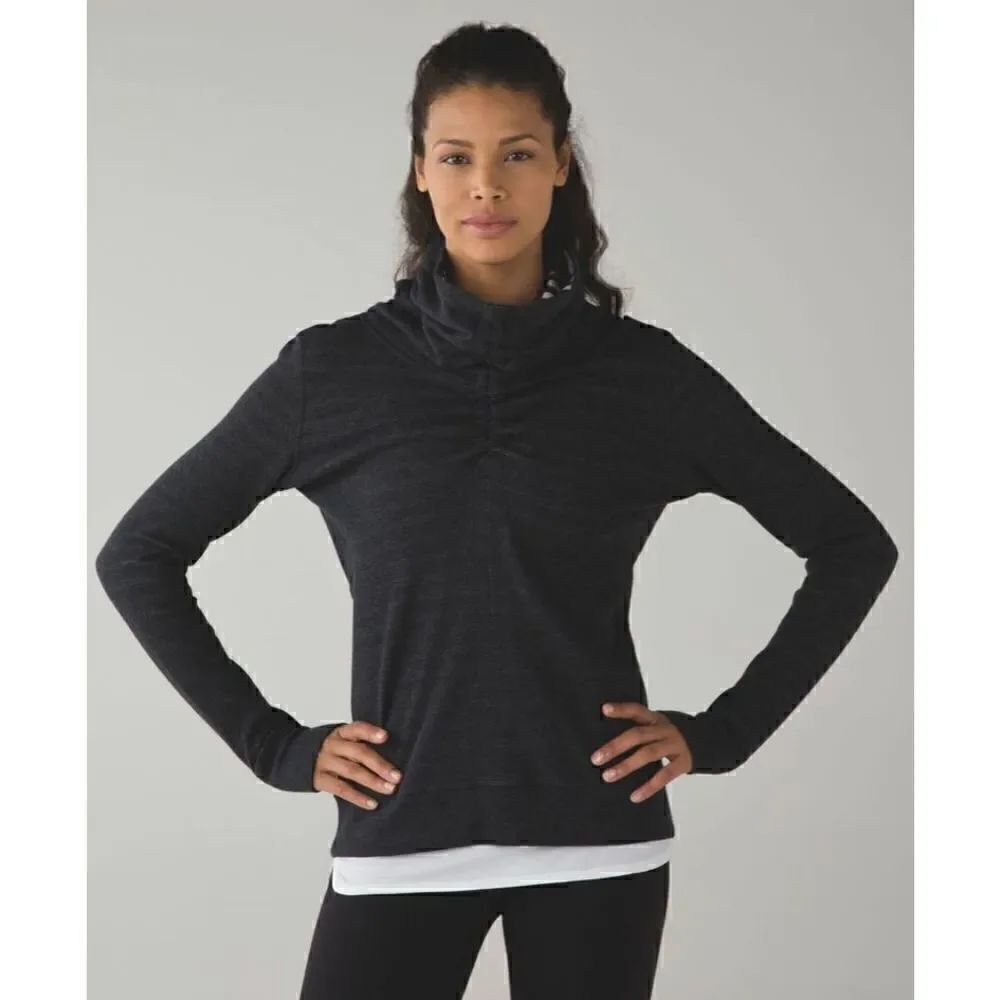 Lululemon In A Cinch Long Sleeve Tee
Heathered Black / Super Wide Load Stripe He